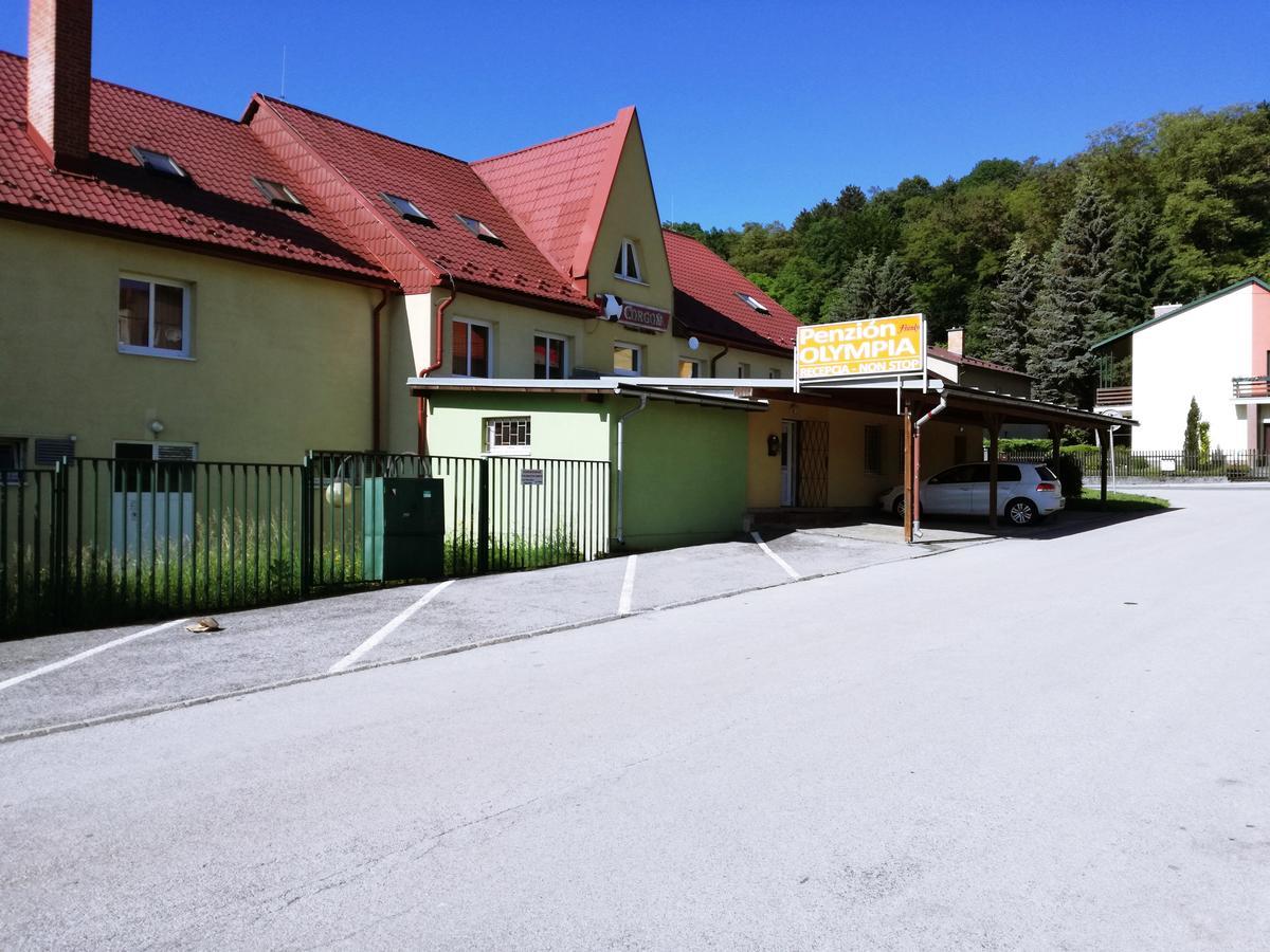 Penzion Olympia** Banská Bystrica Buitenkant foto