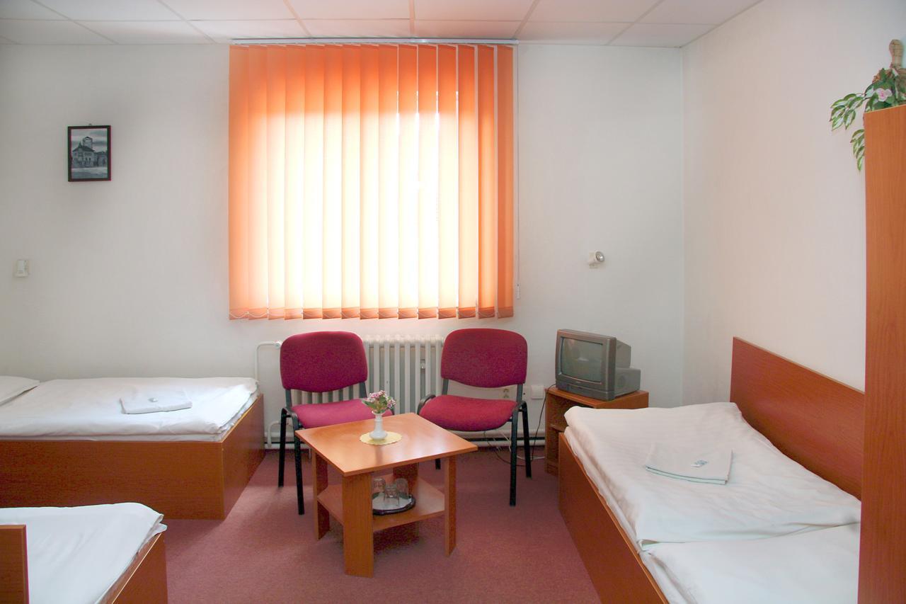 Penzion Olympia** Banská Bystrica Buitenkant foto
