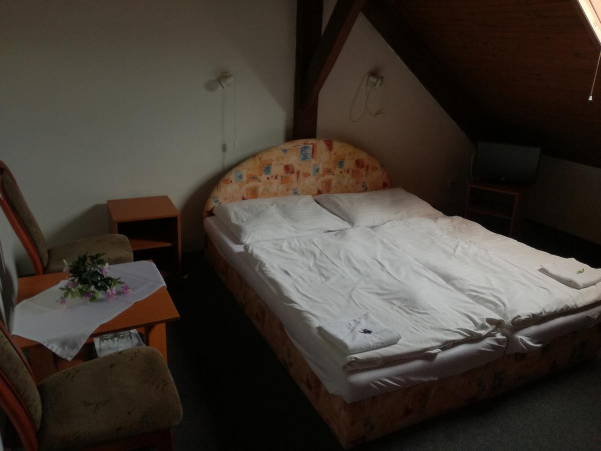 Penzion Olympia** Banská Bystrica Buitenkant foto