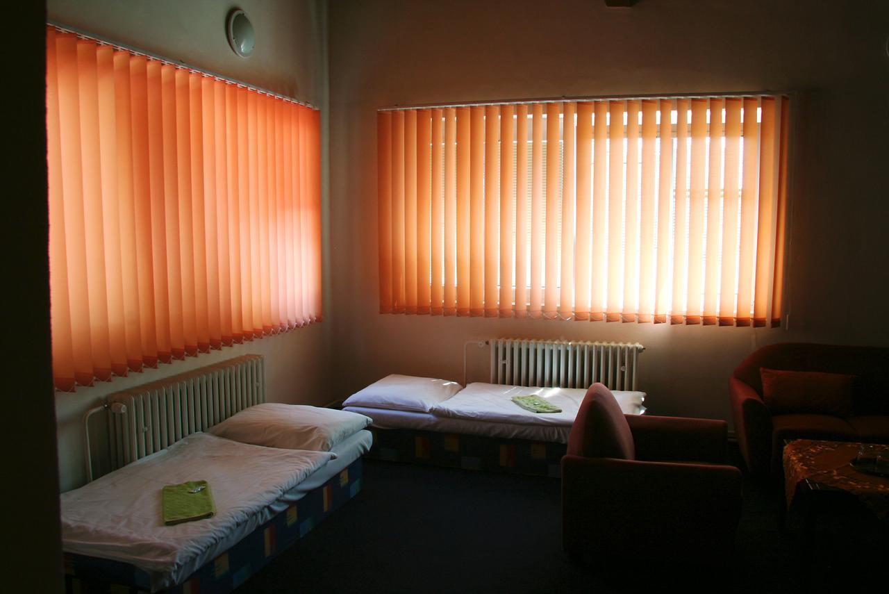 Penzion Olympia** Banská Bystrica Buitenkant foto